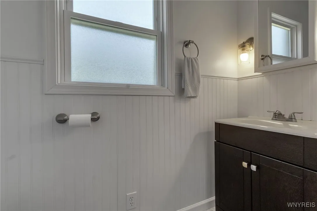 445 Mill Road, West Seneca, New York 14224, West Seneca, New York 14224, 4 Bedrooms Bedrooms, 10 Rooms Rooms,2 BathroomsBathrooms,Residential,Closed,445 Mill Road, West Seneca, New York 14224,0,B1622121