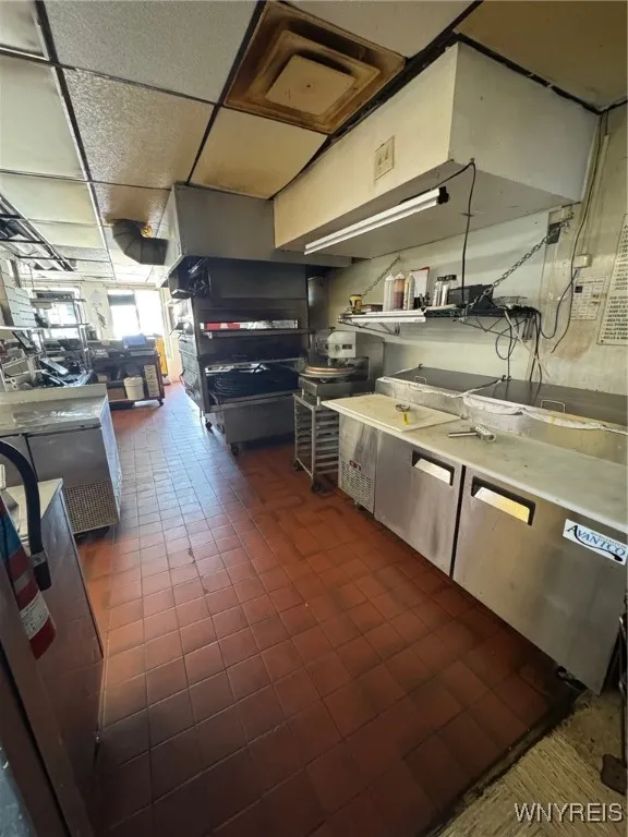 129 Abbott Road, Buffalo, New York 14220, Buffalo, New York 14220, 8 Rooms Rooms,Commercial Sale,For Sale,129 Abbott Road, Buffalo, New York 14220,B1622553
