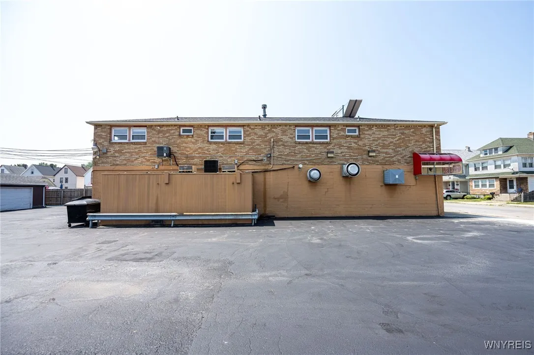 129 Abbott Road, Buffalo, New York 14220, Buffalo, New York 14220, 8 Rooms Rooms,Commercial Sale,For Sale,129 Abbott Road, Buffalo, New York 14220,B1622553