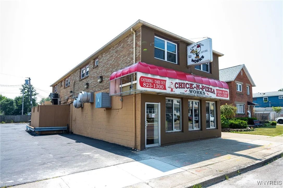 129 Abbott Road, Buffalo, New York 14220, Buffalo, New York 14220, 8 Rooms Rooms,Commercial Sale,For Sale,129 Abbott Road, Buffalo, New York 14220,B1622553