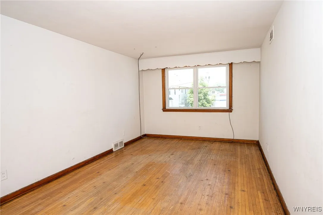 129 Abbott Road, Buffalo, New York 14220, Buffalo, New York 14220, 8 Rooms Rooms,Commercial Sale,For Sale,129 Abbott Road, Buffalo, New York 14220,B1622553