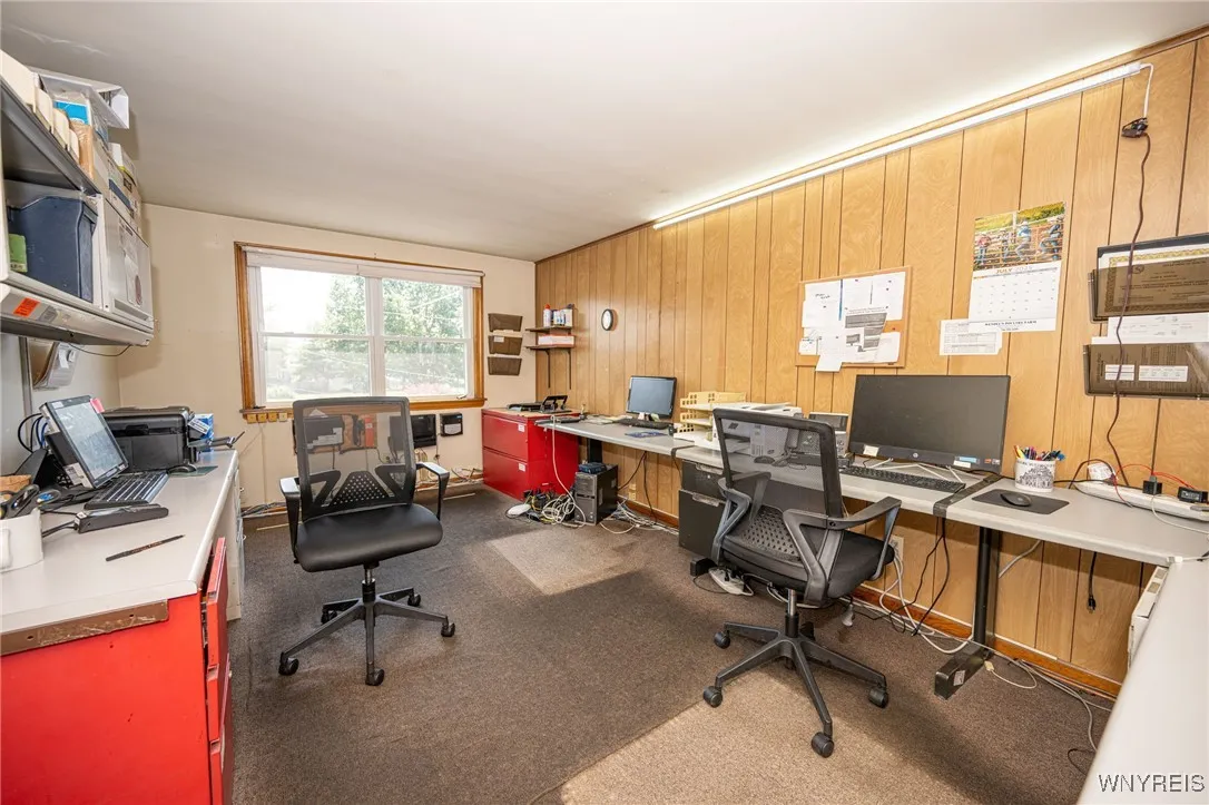 129 Abbott Road, Buffalo, New York 14220, Buffalo, New York 14220, 8 Rooms Rooms,Commercial Sale,For Sale,129 Abbott Road, Buffalo, New York 14220,B1622553