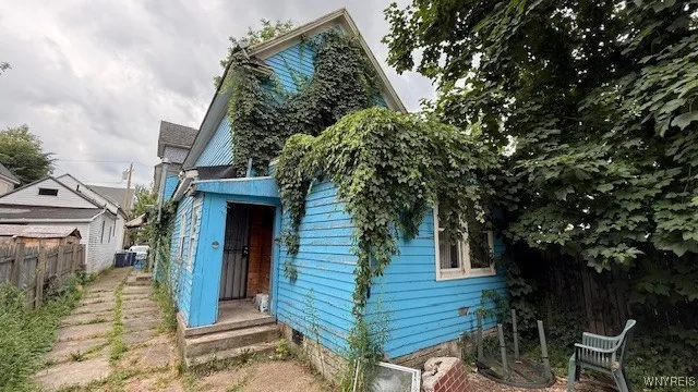 565 West Avenue, Buffalo, New York 14213, Buffalo, New York 14213, 4 Bedrooms Bedrooms, ,2 BathroomsBathrooms,Residential,For Sale,565 West Avenue, Buffalo, New York 14213,B1624189