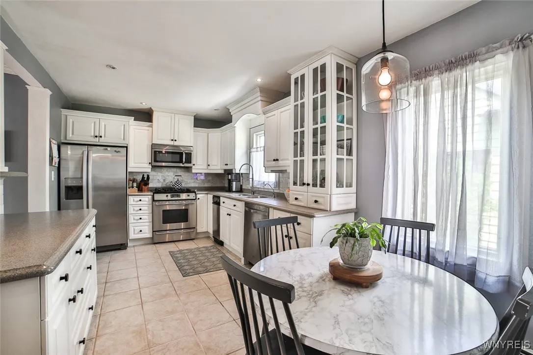85 Irving Terrace, Tonawanda, New York 14223, Tonawanda, New York 14223, 4 Bedrooms Bedrooms, 10 Rooms Rooms,4 BathroomsBathrooms,Residential,Closed,85 Irving Terrace, Tonawanda, New York 14223,0,B1621889