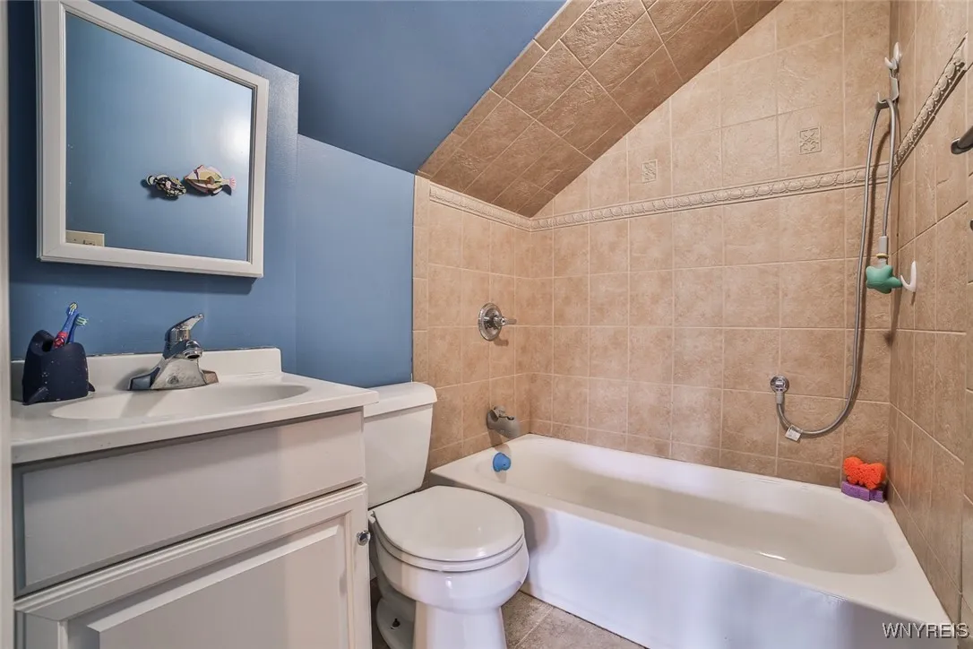 85 Irving Terrace, Tonawanda, New York 14223, Tonawanda, New York 14223, 4 Bedrooms Bedrooms, 10 Rooms Rooms,4 BathroomsBathrooms,Residential,Closed,85 Irving Terrace, Tonawanda, New York 14223,0,B1621889