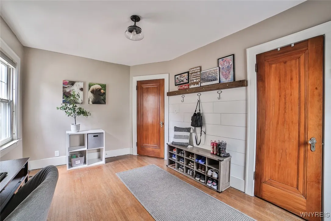 85 Irving Terrace, Tonawanda, New York 14223, Tonawanda, New York 14223, 4 Bedrooms Bedrooms, 10 Rooms Rooms,4 BathroomsBathrooms,Residential,Closed,85 Irving Terrace, Tonawanda, New York 14223,0,B1621889