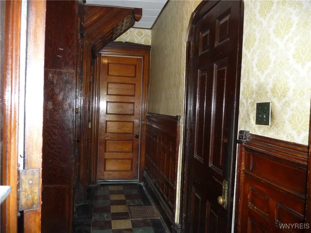 hall way to 2nd floor