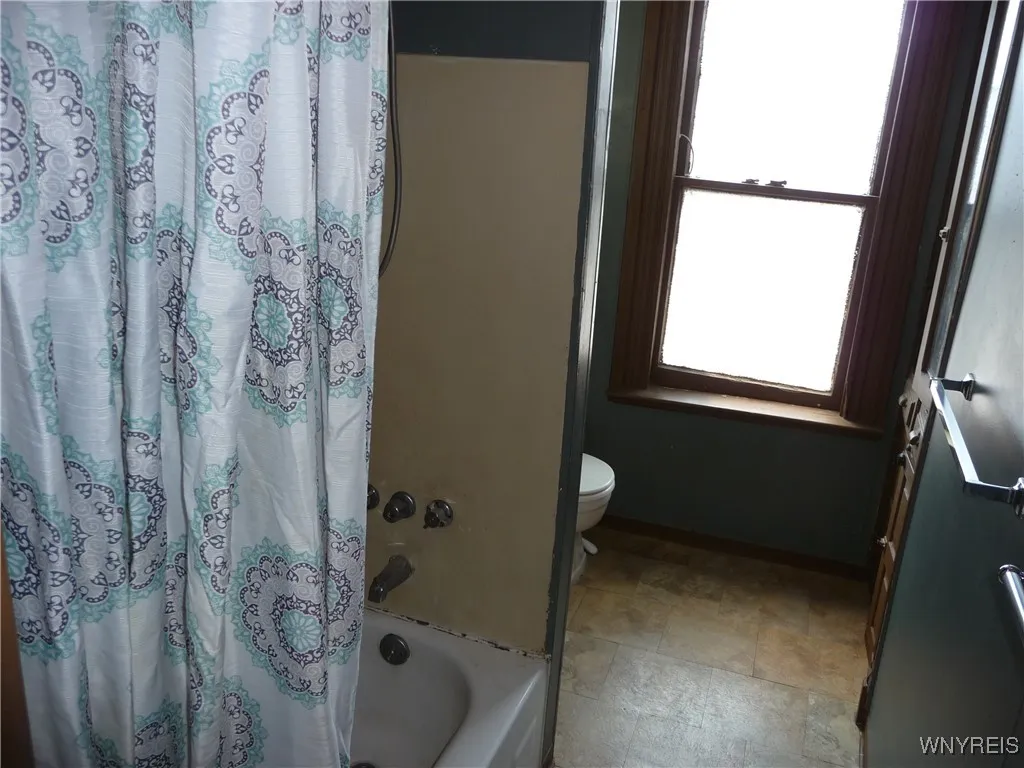 1130 West Avenue, Buffalo, New York 14213, Buffalo, New York 14213, 6 Bedrooms Bedrooms, ,3 BathroomsBathrooms,Residential,For Sale,1130 West Avenue, Buffalo, New York 14213,B1624171