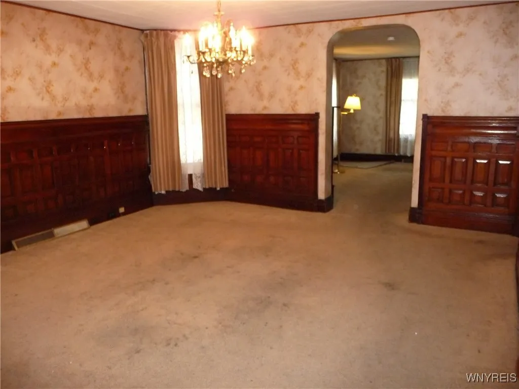 dining rm. w/crystal chandelier