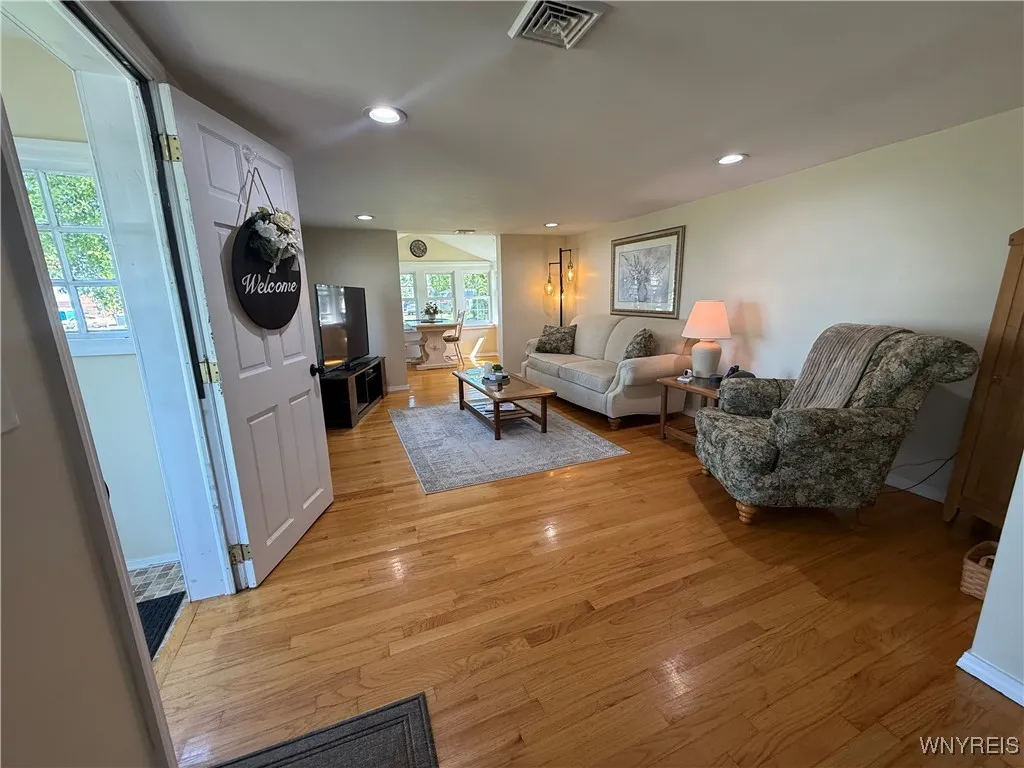7018 Lakeshore Road, Cicero, New York 13039, Cicero, New York 13039, 3 Bedrooms Bedrooms, 3 Rooms Rooms,1 BathroomBathrooms,Residential,Closed,7018 Lakeshore Road, Cicero, New York 13039,0,B1623944