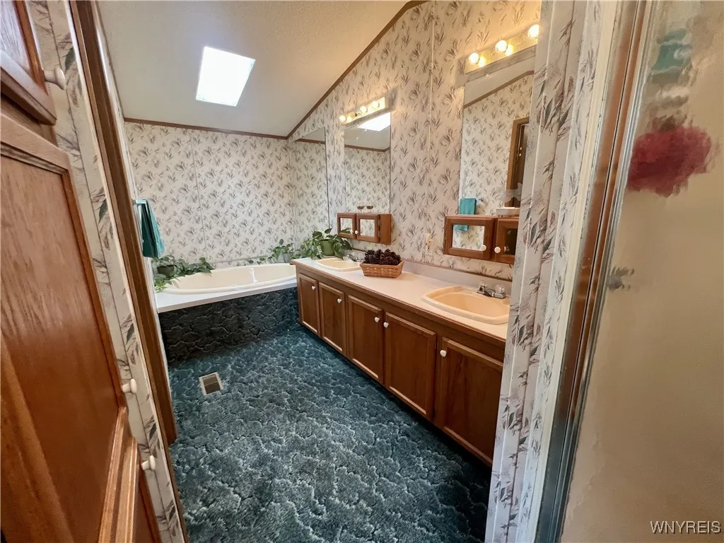 1 Laurel Run, Cheektowaga, New York 14225, Cheektowaga, New York 14225, 2 Bedrooms Bedrooms, 7 Rooms Rooms,2 BathroomsBathrooms,Residential,Closed,1 Laurel Run, Cheektowaga, New York 14225,0,B1624224