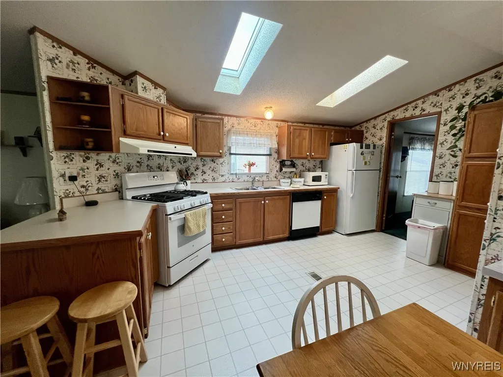 1 Laurel Run, Cheektowaga, New York 14225, Cheektowaga, New York 14225, 2 Bedrooms Bedrooms, 7 Rooms Rooms,2 BathroomsBathrooms,Residential,Closed,1 Laurel Run, Cheektowaga, New York 14225,0,B1624224