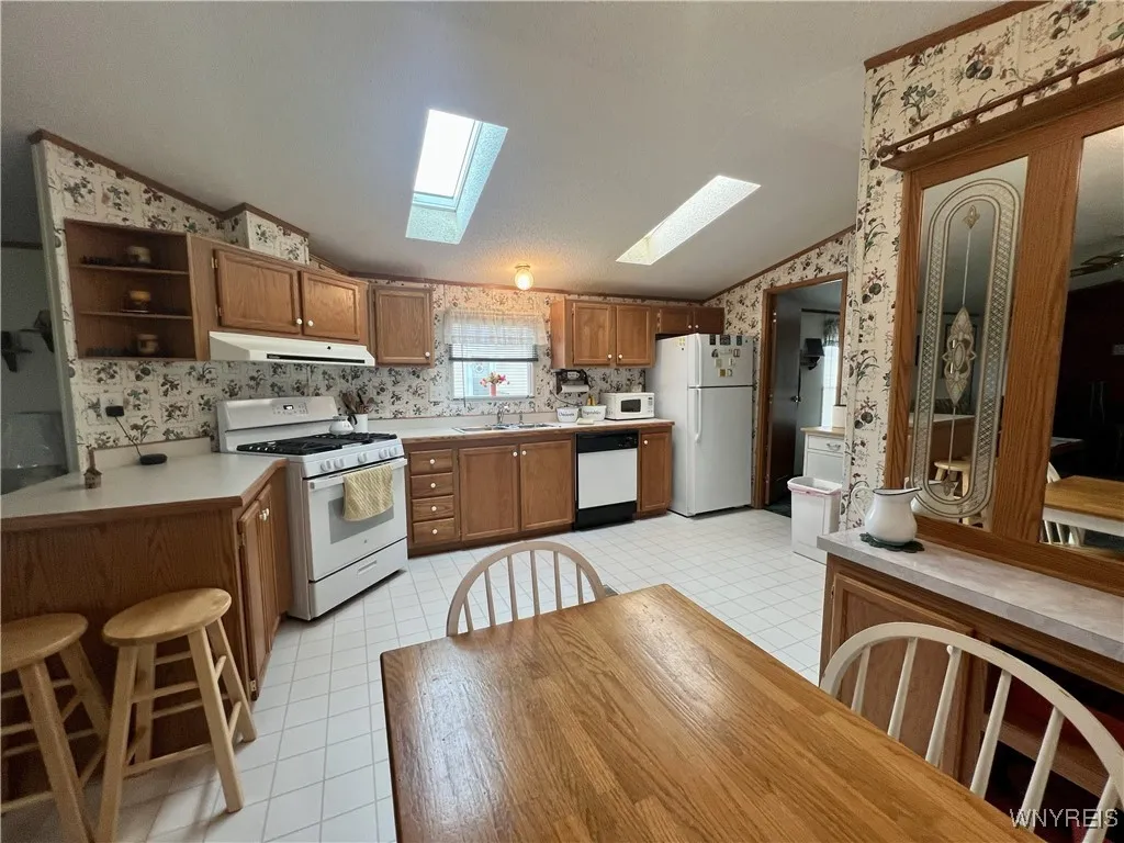 1 Laurel Run, Cheektowaga, New York 14225, Cheektowaga, New York 14225, 2 Bedrooms Bedrooms, 7 Rooms Rooms,2 BathroomsBathrooms,Residential,Closed,1 Laurel Run, Cheektowaga, New York 14225,0,B1624224