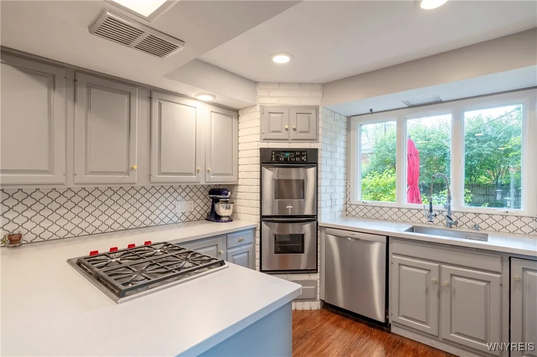 26 Harwood Drive, Amherst, New York 14226, Amherst, New York 14226, 3 Bedrooms Bedrooms, 7 Rooms Rooms,2 BathroomsBathrooms,Residential,For Sale,26 Harwood Drive, Amherst, New York 14226,0,B1624249