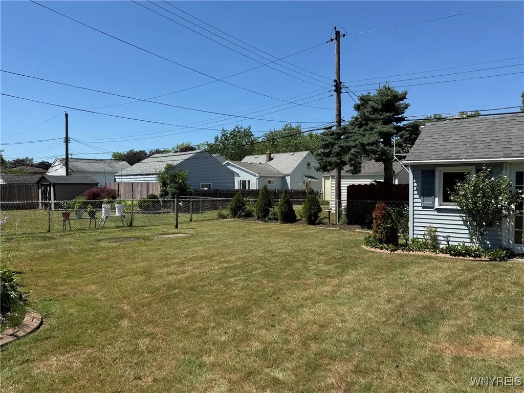 414 Thorncliff Road, Tonawanda, New York 14223, Tonawanda, New York 14223, 3 Bedrooms Bedrooms, 7 Rooms Rooms,1 BathroomBathrooms,Residential,For Sale,414 Thorncliff Road, Tonawanda, New York 14223,B1624293