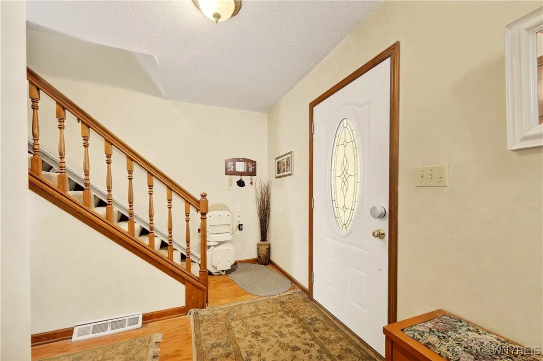 3 Carleton Court, Amherst, New York 14221, Amherst, New York 14221, 4 Bedrooms Bedrooms, 8 Rooms Rooms,2 BathroomsBathrooms,Residential,Closed,3 Carleton Court, Amherst, New York 14221,0,B1624131