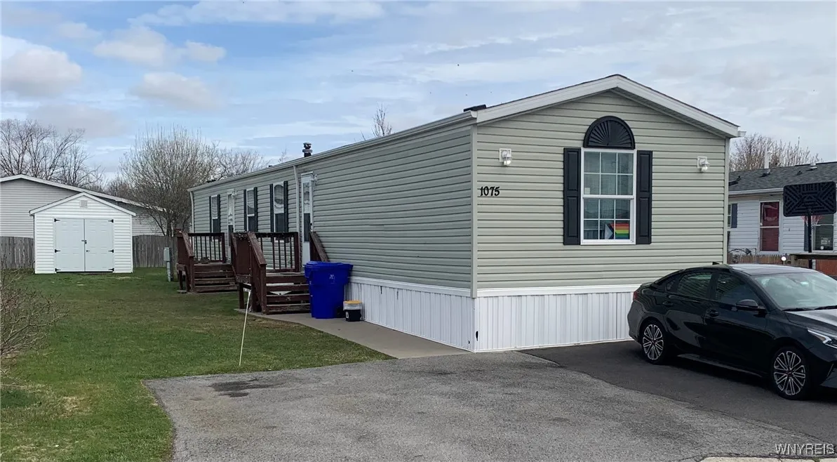 1075 Fernwood Drive, Lockport Town, New York 14094, Lockport Town, New York 14094, 3 Bedrooms Bedrooms, 5 Rooms Rooms,2 BathroomsBathrooms,Residential,Closed,1075 Fernwood Drive, Lockport Town, New York 14094,B1624338