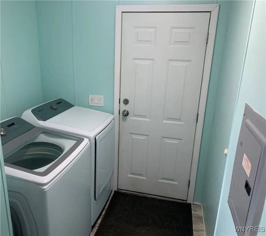 1075 Fernwood Drive, Lockport Town, New York 14094, Lockport Town, New York 14094, 3 Bedrooms Bedrooms, 5 Rooms Rooms,2 BathroomsBathrooms,Residential,Closed,1075 Fernwood Drive, Lockport Town, New York 14094,B1624338