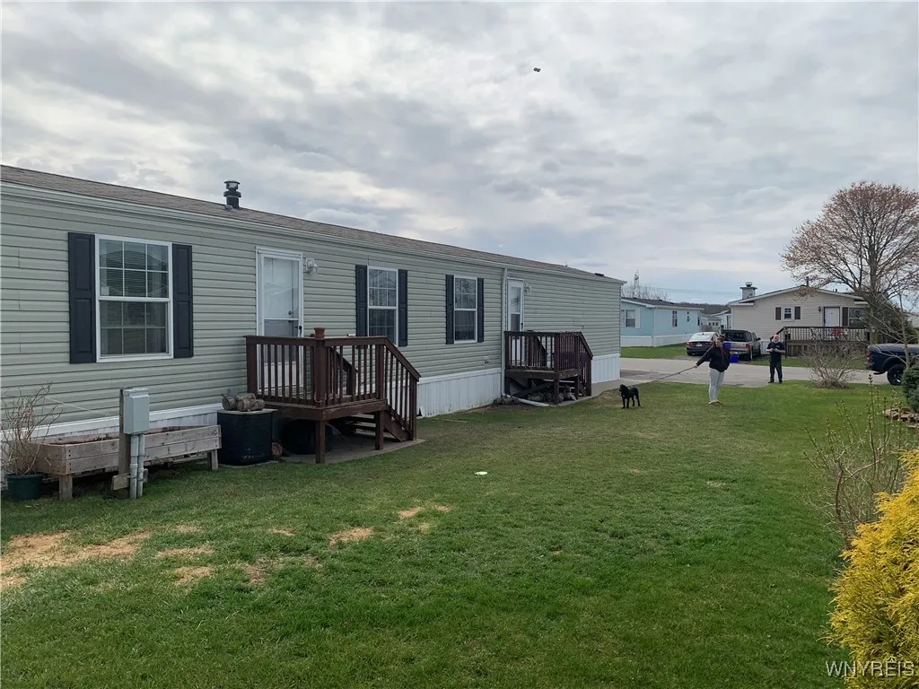 1075 Fernwood Drive, Lockport Town, New York 14094, Lockport Town, New York 14094, 3 Bedrooms Bedrooms, 5 Rooms Rooms,2 BathroomsBathrooms,Residential,Closed,1075 Fernwood Drive, Lockport Town, New York 14094,B1624338