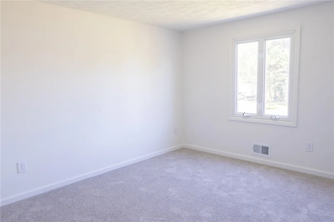 148 Blue Grass Lane, Greece, New York 14626, Greece, New York 14626, 6 Bedrooms Bedrooms, 10 Rooms Rooms,3 BathroomsBathrooms,Residential,Closed,148 Blue Grass Lane, Greece, New York 14626,0,R1623750