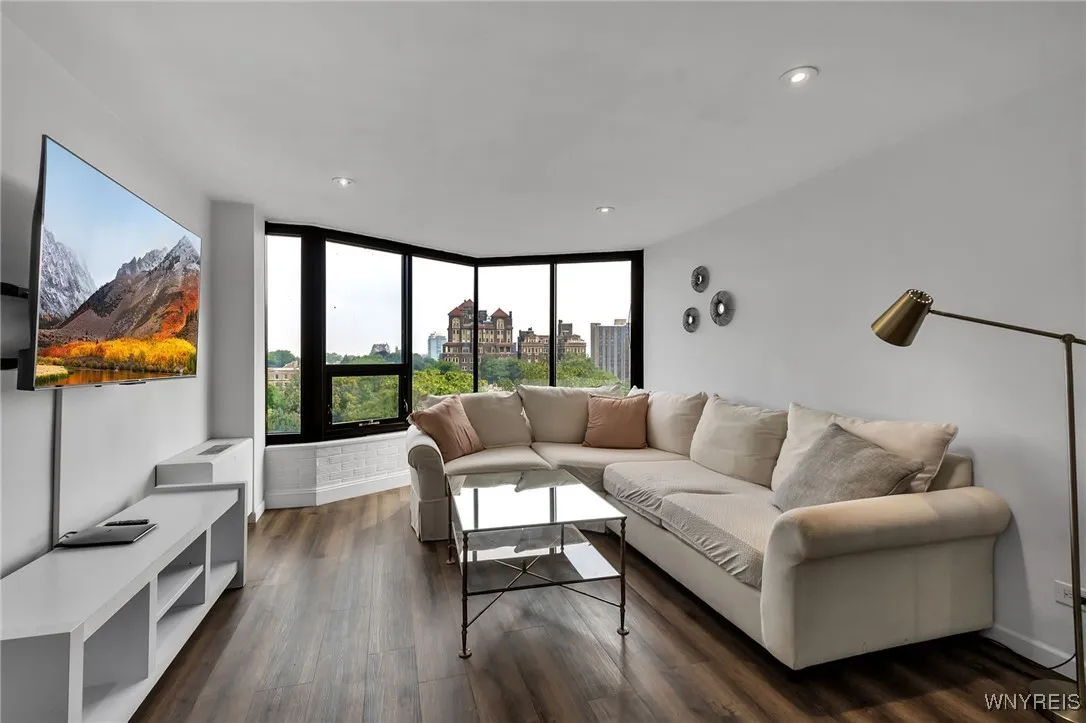 849 Delaware Avenue 704, Buffalo, New York 14209, Buffalo, New York 14209, 1 Bedroom Bedrooms, 3 Rooms Rooms,1 BathroomBathrooms,Residential,For Sale,849 Delaware Avenue 704, Buffalo, New York 14209,B1624127