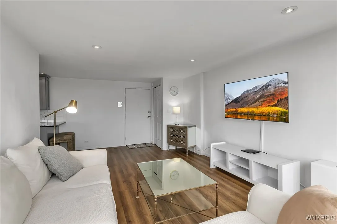 849 Delaware Avenue 704, Buffalo, New York 14209, Buffalo, New York 14209, 1 Bedroom Bedrooms, 3 Rooms Rooms,1 BathroomBathrooms,Residential,For Sale,849 Delaware Avenue 704, Buffalo, New York 14209,B1624127