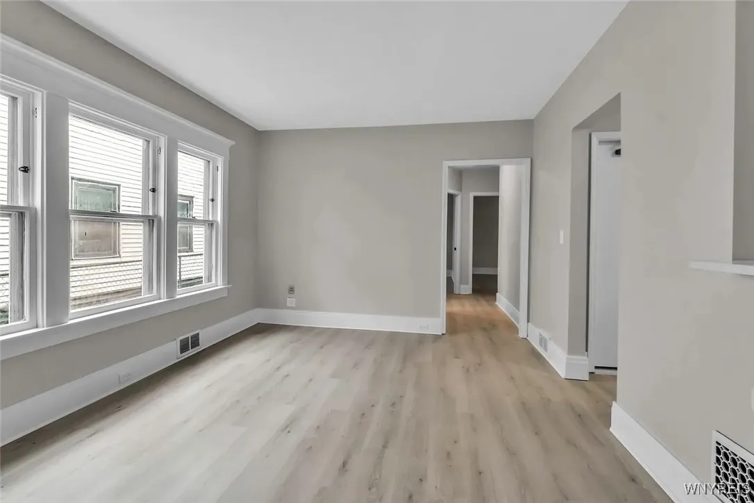 2514 Delaware Avenue 1, Buffalo, New York 14216, Buffalo, New York 14216, 3 Bedrooms Bedrooms, 7 Rooms Rooms,1 BathroomBathrooms,Residential Lease,For Rent,2514 Delaware Avenue 1, Buffalo, New York 14216,B1624368
