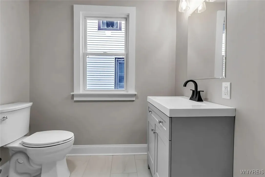2514 Delaware Avenue 1, Buffalo, New York 14216, Buffalo, New York 14216, 3 Bedrooms Bedrooms, 7 Rooms Rooms,1 BathroomBathrooms,Residential Lease,For Rent,2514 Delaware Avenue 1, Buffalo, New York 14216,B1624368