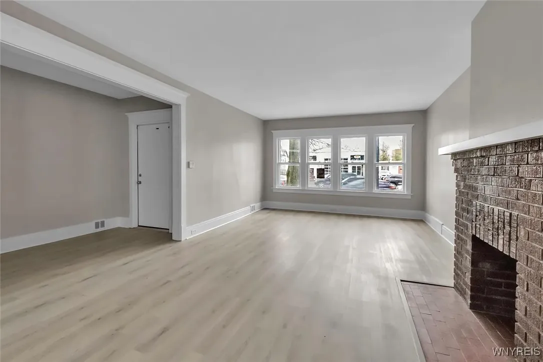 2514 Delaware Avenue 2, Buffalo, New York 14216, Buffalo, New York 14216, 3 Bedrooms Bedrooms, 7 Rooms Rooms,1 BathroomBathrooms,Residential Lease,For Rent,2514 Delaware Avenue 2, Buffalo, New York 14216,B1624374