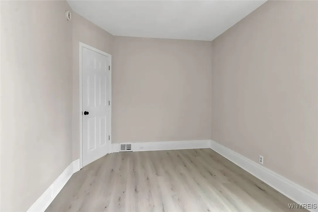 2514 Delaware Avenue 2, Buffalo, New York 14216, Buffalo, New York 14216, 3 Bedrooms Bedrooms, 7 Rooms Rooms,1 BathroomBathrooms,Residential Lease,For Rent,2514 Delaware Avenue 2, Buffalo, New York 14216,B1624374