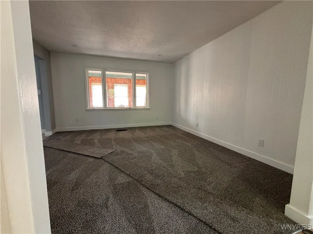 56 Reed Avenue, Lackawanna, New York 14218, Lackawanna, New York 14218, 3 Bedrooms Bedrooms, 6 Rooms Rooms,1 BathroomBathrooms,Residential Lease,For Rent,56 Reed Avenue, Lackawanna, New York 14218,B1624371