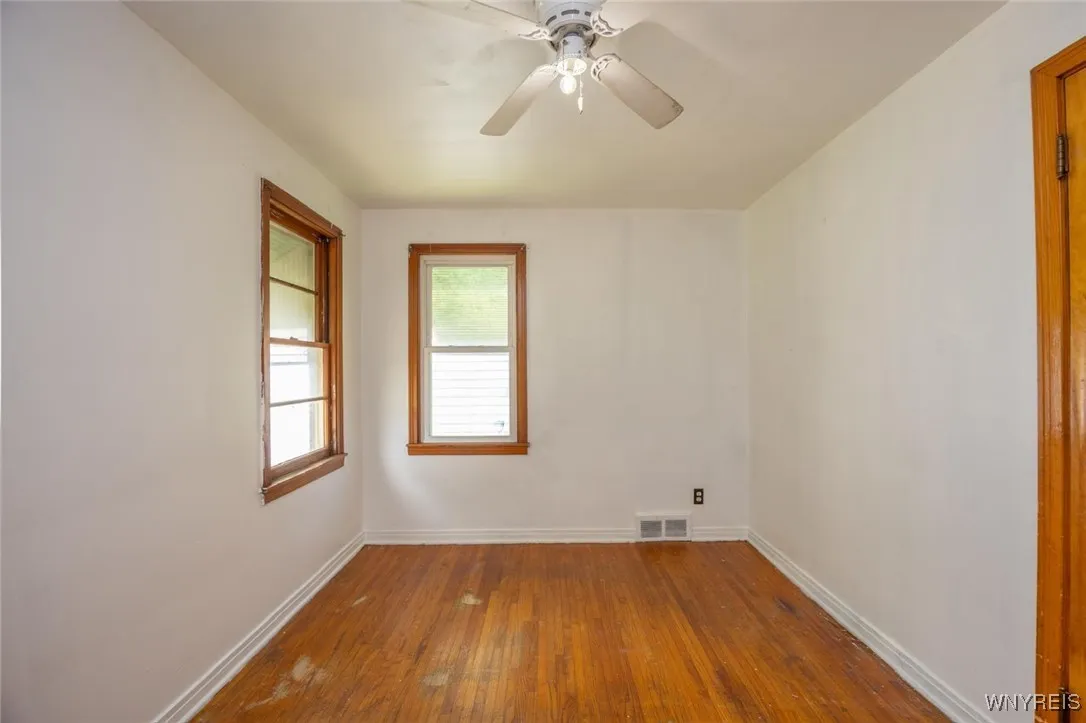 1962 Falls Street, Niagara Falls, New York 14303, Niagara Falls, New York 14303, 3 Bedrooms Bedrooms, 6 Rooms Rooms,1 BathroomBathrooms,Residential,For Sale,1962 Falls Street, Niagara Falls, New York 14303,B1623816