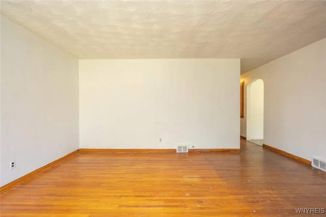 1962 Falls Street, Niagara Falls, New York 14303, Niagara Falls, New York 14303, 3 Bedrooms Bedrooms, 6 Rooms Rooms,1 BathroomBathrooms,Residential,For Sale,1962 Falls Street, Niagara Falls, New York 14303,B1623816