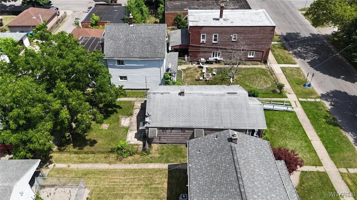 1962 Falls Street, Niagara Falls, New York 14303, Niagara Falls, New York 14303, 3 Bedrooms Bedrooms, 6 Rooms Rooms,1 BathroomBathrooms,Residential,For Sale,1962 Falls Street, Niagara Falls, New York 14303,B1623816