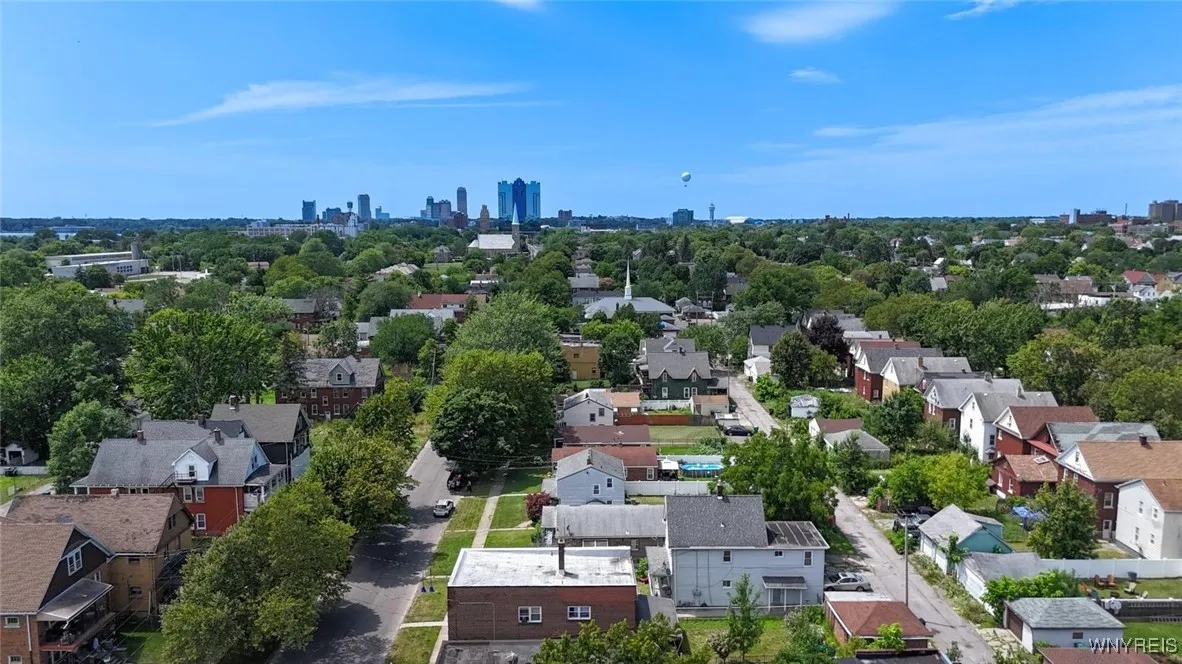 1962 Falls Street, Niagara Falls, New York 14303, Niagara Falls, New York 14303, 3 Bedrooms Bedrooms, 6 Rooms Rooms,1 BathroomBathrooms,Residential,For Sale,1962 Falls Street, Niagara Falls, New York 14303,B1623816
