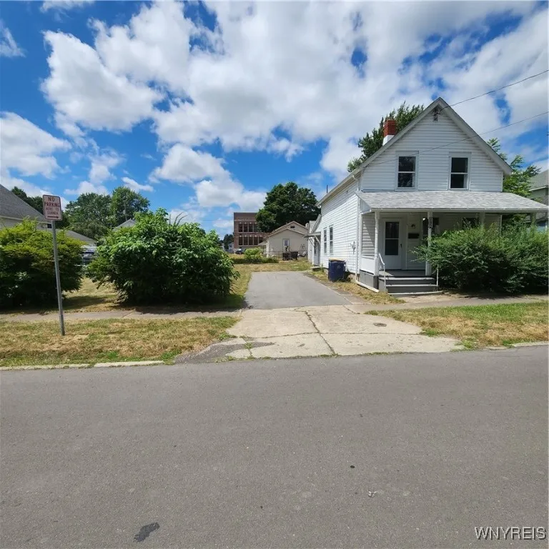 192 Cottage Street, Lockport City, New York 14094, Lockport City, New York 14094, 2 Bedrooms Bedrooms, 6 Rooms Rooms,1 BathroomBathrooms,Residential,For Sale,192 Cottage Street, Lockport City, New York 14094,B1624384