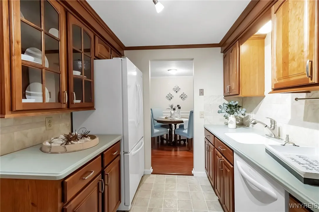 18 Thomas Jefferson Lane L, Amherst, New York 1422, Amherst, New York 14226, 2 Bedrooms Bedrooms, 5 Rooms Rooms,1 BathroomBathrooms,Residential,Closed,18 Thomas Jefferson Lane L, Amherst, New York 1422,0,B1624064