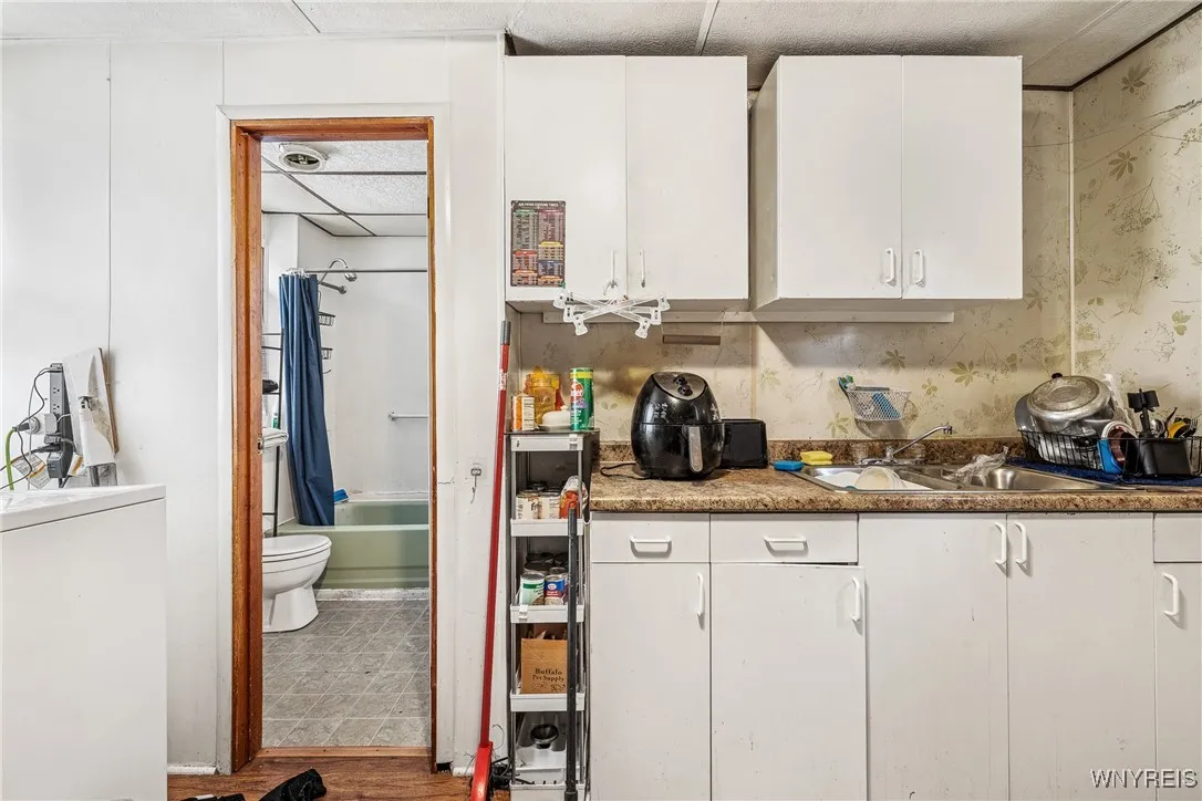 94 Hertel Avenue, Buffalo, New York 14207, Buffalo, New York 14207, 3 Bedrooms Bedrooms, ,2 BathroomsBathrooms,Residential,For Sale,94 Hertel Avenue, Buffalo, New York 14207,B1624273