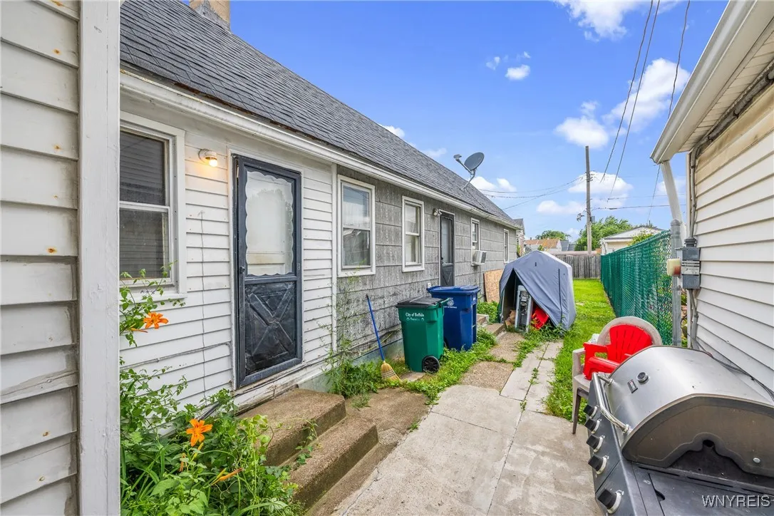 94 Hertel Avenue, Buffalo, New York 14207, Buffalo, New York 14207, 3 Bedrooms Bedrooms, ,2 BathroomsBathrooms,Residential,For Sale,94 Hertel Avenue, Buffalo, New York 14207,B1624273