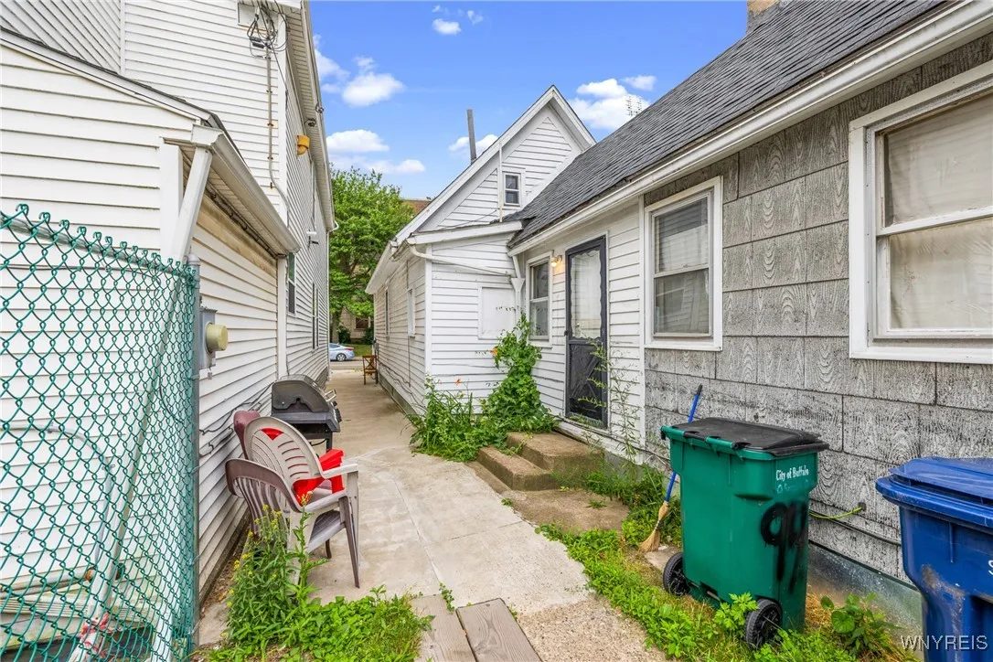 94 Hertel Avenue, Buffalo, New York 14207, Buffalo, New York 14207, 3 Bedrooms Bedrooms, ,2 BathroomsBathrooms,Residential,For Sale,94 Hertel Avenue, Buffalo, New York 14207,B1624273