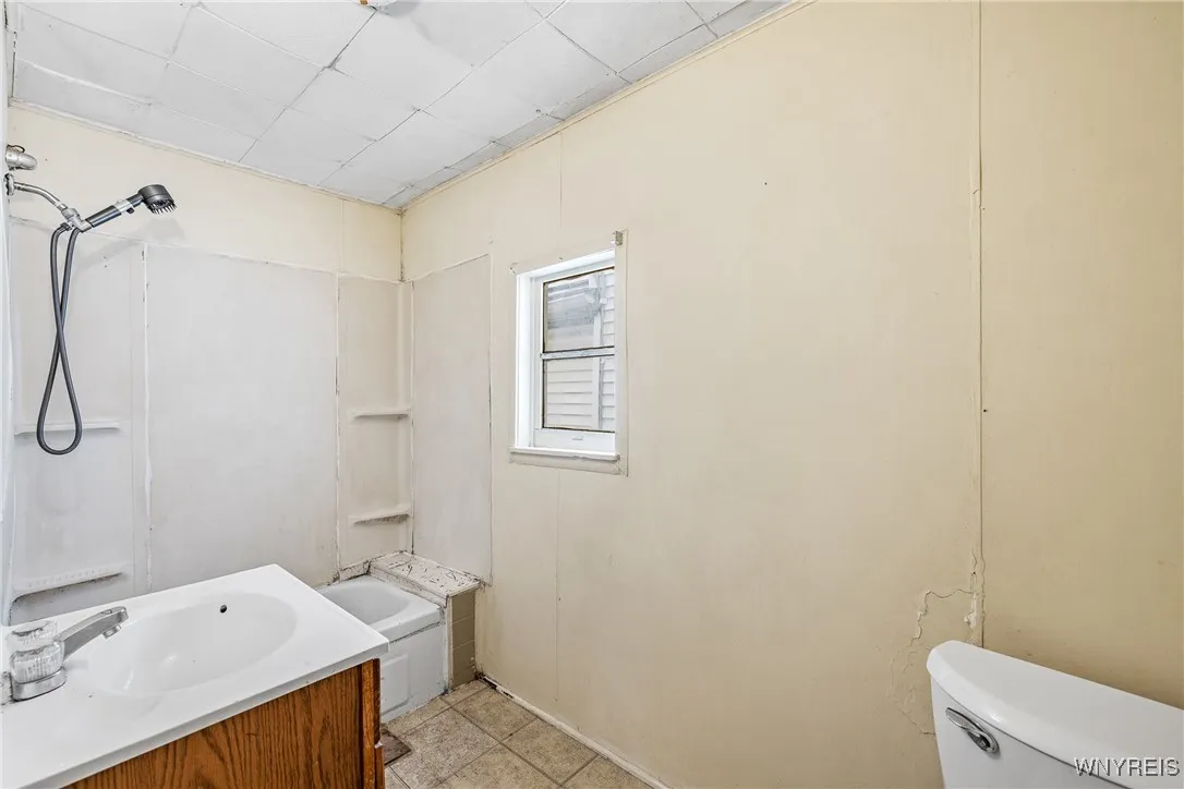 94 Hertel Avenue, Buffalo, New York 14207, Buffalo, New York 14207, 3 Bedrooms Bedrooms, ,2 BathroomsBathrooms,Residential,For Sale,94 Hertel Avenue, Buffalo, New York 14207,B1624273
