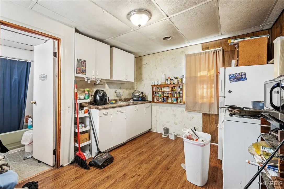 94 Hertel Avenue, Buffalo, New York 14207, Buffalo, New York 14207, 3 Bedrooms Bedrooms, ,2 BathroomsBathrooms,Residential,For Sale,94 Hertel Avenue, Buffalo, New York 14207,B1624273