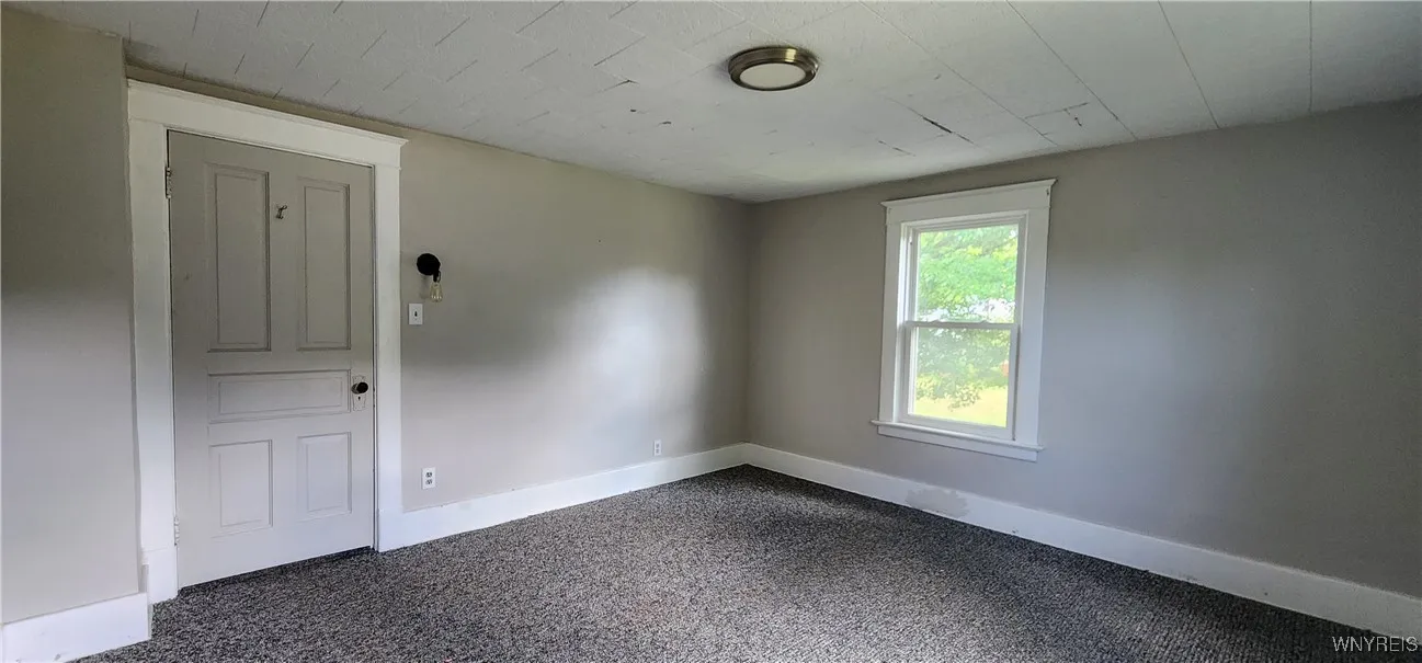 5374 Ridge Road, Lockport Town, New York 14094, Lockport Town, New York 14094, 3 Bedrooms Bedrooms, 8 Rooms Rooms,2 BathroomsBathrooms,Residential,For Sale,5374 Ridge Road, Lockport Town, New York 14094,B1623967