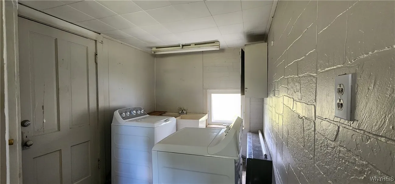5374 Ridge Road, Lockport Town, New York 14094, Lockport Town, New York 14094, 3 Bedrooms Bedrooms, 8 Rooms Rooms,2 BathroomsBathrooms,Residential,For Sale,5374 Ridge Road, Lockport Town, New York 14094,B1623967