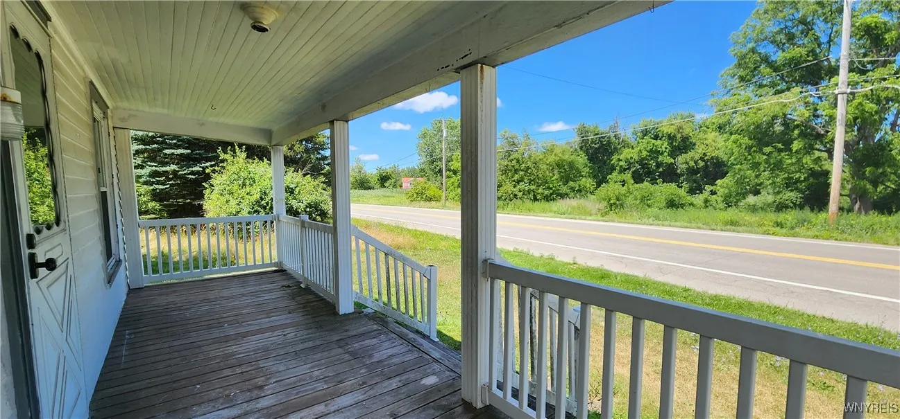 5374 Ridge Road, Lockport Town, New York 14094, Lockport Town, New York 14094, 3 Bedrooms Bedrooms, 8 Rooms Rooms,2 BathroomsBathrooms,Residential,For Sale,5374 Ridge Road, Lockport Town, New York 14094,B1623967