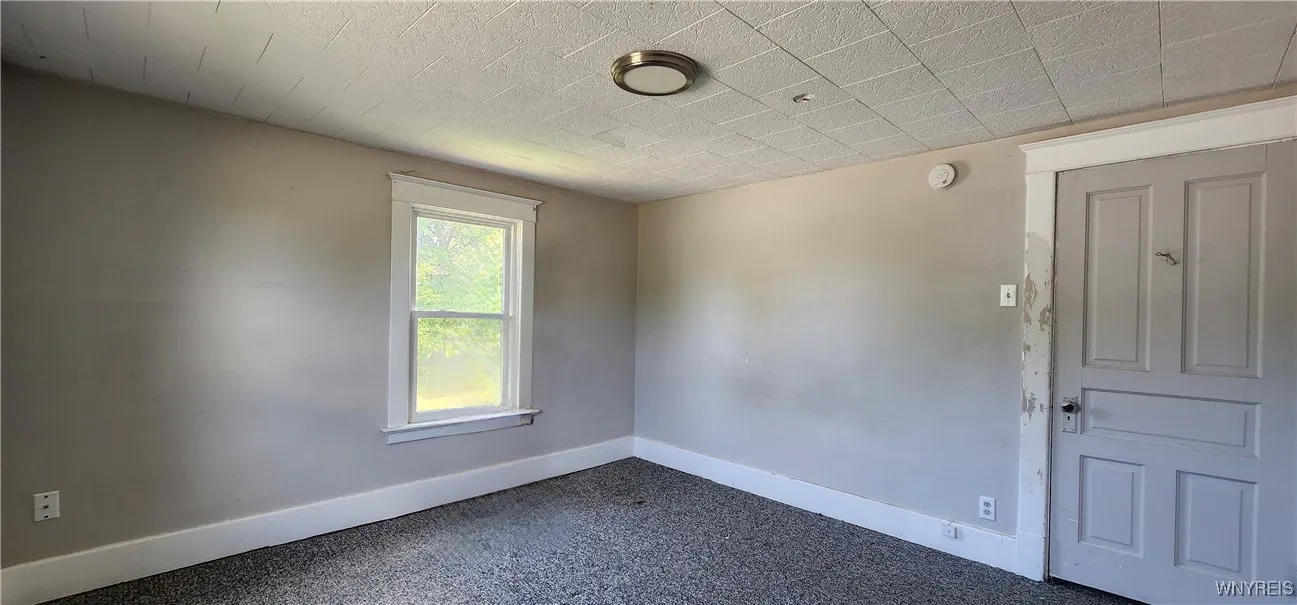 5374 Ridge Road, Lockport Town, New York 14094, Lockport Town, New York 14094, 3 Bedrooms Bedrooms, 8 Rooms Rooms,2 BathroomsBathrooms,Residential,For Sale,5374 Ridge Road, Lockport Town, New York 14094,B1623967