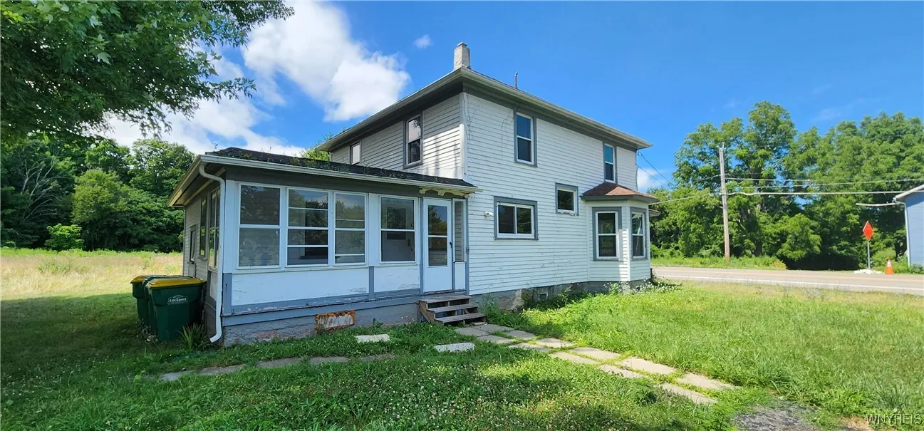 5374 Ridge Road, Lockport Town, New York 14094, Lockport Town, New York 14094, 3 Bedrooms Bedrooms, 8 Rooms Rooms,2 BathroomsBathrooms,Residential,For Sale,5374 Ridge Road, Lockport Town, New York 14094,B1623967