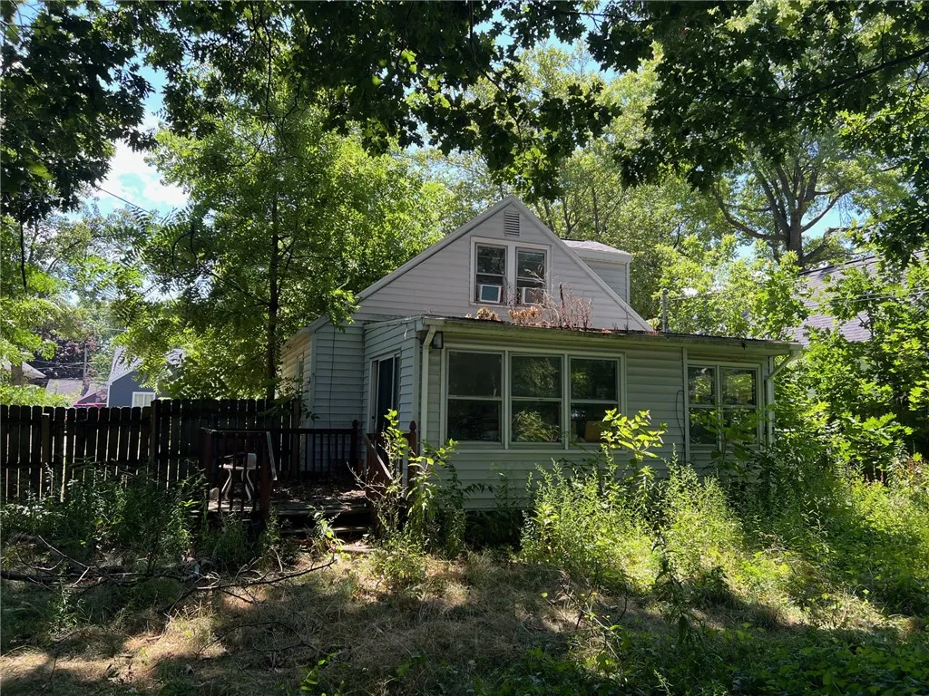 90 Eastland Road, Rochester, New York 14616, Rochester, New York 14616, 3 Bedrooms Bedrooms, 8 Rooms Rooms,1 BathroomBathrooms,Residential,For Sale,90 Eastland Road, Rochester, New York 14616,R1624393