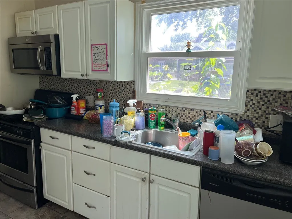 90 Eastland Road, Rochester, New York 14616, Rochester, New York 14616, 3 Bedrooms Bedrooms, 8 Rooms Rooms,1 BathroomBathrooms,Residential,For Sale,90 Eastland Road, Rochester, New York 14616,R1624393