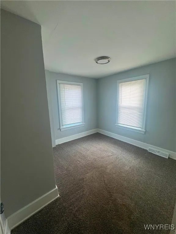 7 Winchester Place, Tonawanda, New York 14217, Tonawanda, New York 14217, 2 Bedrooms Bedrooms, 5 Rooms Rooms,1 BathroomBathrooms,Residential Lease,For Rent,7 Winchester Place, Tonawanda, New York 14217,B1624396